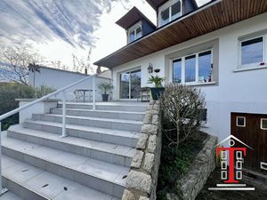 Maison grands volumes dans quartier recherché