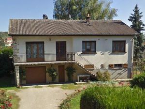 Maison avec jardin  balcon et garage  travaux à prévoir