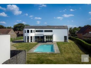 Tijdloze villa (405 m²) met zwembad  magazijn en weiland op 4.858 m²!