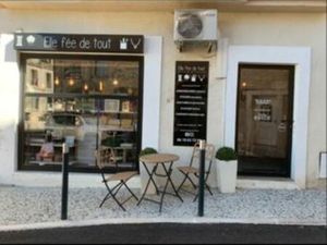 Boutique sur rue passante