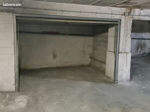 Garage – Box Fermé 11 m2 Centre-ville de Hyères libre immédiatement