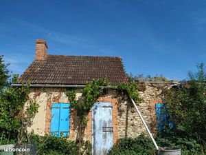 Maison 2 pièces  40 m2  à rénover sur terrain plat de 1890 m2 avec puits