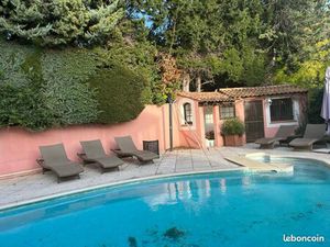 Vente Villa Centre-ville Aix à pied  Quartier Nord  Piscine Parkings Jardin