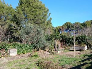 Jardin à Saint Mitre Les Remparts à louer