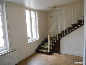 F2 (chambre  salon  cuisine équipée) 45 m² centre ville proxi place Garibaldi