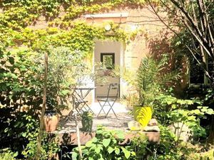 Appartement T3 RDC  terrasse  piscine  parking