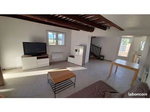 Petite maison indépendante avec jardinet