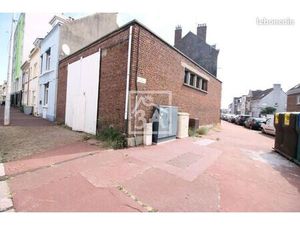 Hangar 2 pièces 143 m²