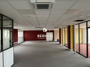 Location Local Professionnel 200m²