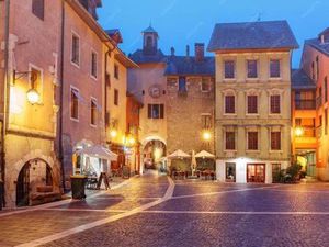 Emplacement N°1 – Restaurant à vendre – Centre historique Annecy
