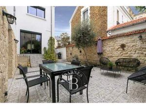 Maison à vendre 9 Pièces 353 m2 Saint-Mandé - 2 990 000 &#8364;