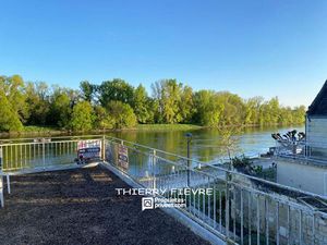 CHOUZÉ SUR LOIRE - 37140 - Maison de 110 m2 ( 2 chambres) sur 1 terrain de 40 m2 sur les q