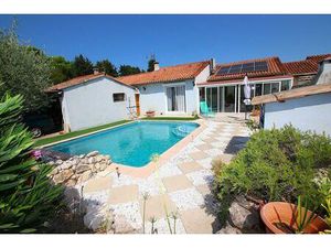 Villa F4 de 115m2 avec piscine et garage Dble