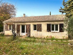 Provence  Viens  maison de plain pied rénovée avec jardin