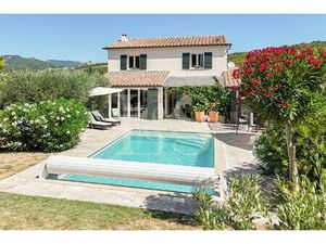 Magnifique villa aux prestations haut de gamme avec gite et piscine.