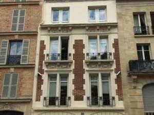 Bureaux à louer et à vendre de 734m2