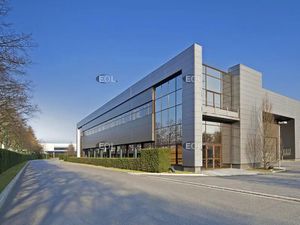A louer - entrepôt avec bureaux de 1 050 m²