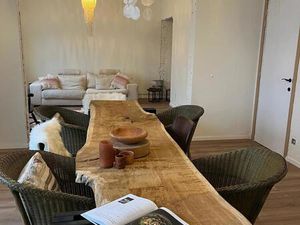 Gerenoveerde handelspand met zonnige tuin + parkeerplaatsen