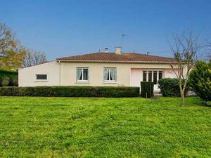 Vente Maison à Saint-Jean-d'Angély (17400) : à vendre / 89m² Saint-Jean-d'Angély