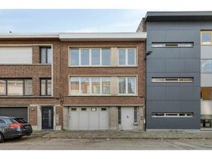 Commercieel te koop in Deurne met 2 slaapkamers