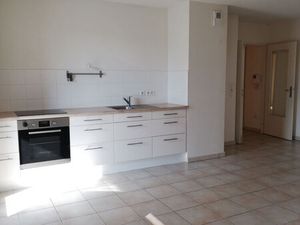 Location appartement 3 pièces 63m2 Fontaine 38600 - 839 € - Surface Privée