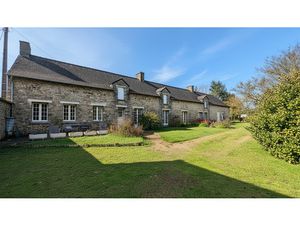 Longère 6 pièces 214m2