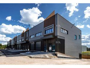 A VENDRE - Bâtiment d'activité avec bureaux de 3 367 m² à Courtry (77)