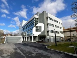 A LOUER  SECTEUR PHARE DE LYON - GERLAND