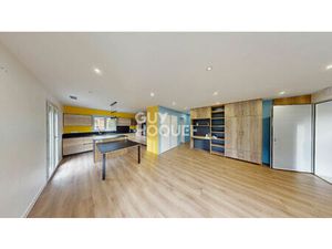 Charmante Maison à Vendre à Mercury - 4 Chambres et Grand Jardin !