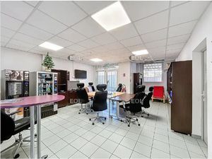 Bureaux et local d'activités à louer