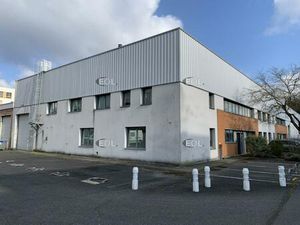 A louer 1 188 m² d'activité et de bureaux à Massy (91)