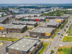 A LOUER : Local d'activités de 462 m²