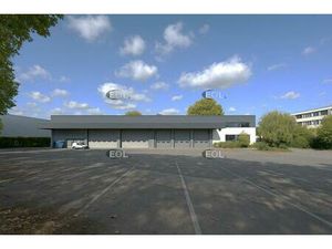 A LOUER : Bâtiment indépendant de 1 460 m²