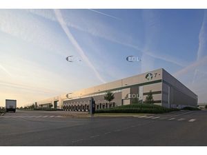 MOISSY-CRAMAYEL (77) à 30 Km de Paris  entrepôt logistique Classe A composé de 6 cellules 