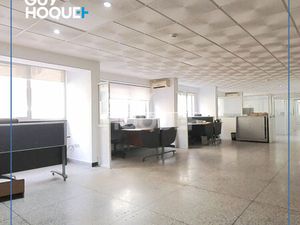 Plateau bureaux de 372 m² avec accès exclusif et luminosité exceptionnelle ? Beauséjour