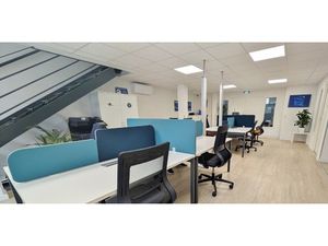 Bureau 7 pièces - 240 m²
