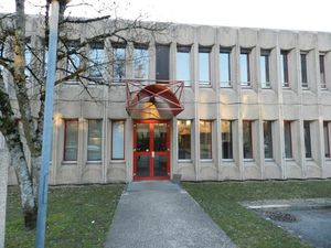 Local professionnel à louer MEYLAN 6 pièce(s) 138m2 1 380€/mois HT/HC