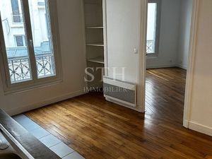 Joli deux pièces dans immeuble ancien