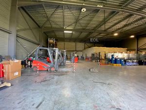 Entrepôt avec visibilité commerciale