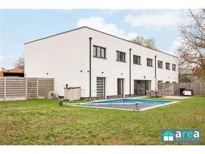 Commercieel te koop in Beerse met 5 slaapkamers