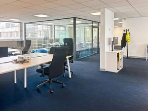 Bureaux à louer . Bureaux privatifs - Ourcq - Paris 19