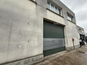 A louer - local d'activité/de stockage avec bureaux de 271 m²