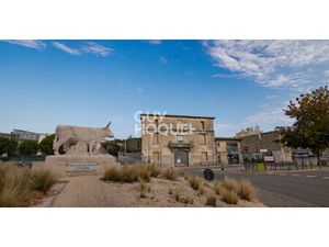 terrain constructible de 922 m2 + bâtiment 160 m²