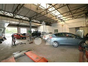 Vente local commercial 5 pièces 501m2 Bazet 65460 - 79900 € - Surface Privée