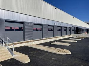 EOL vous propose à la location une messagerie monoface neuve d'environ 3500m²