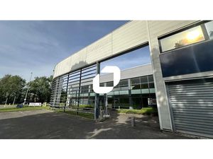 A LOUER  BUREAUX SUR AXE PASSANT