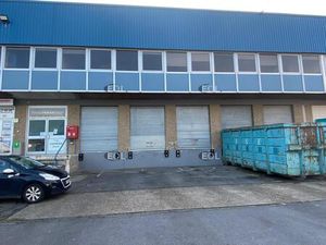 Entrepôt à quais à louer à ANTONY (92)