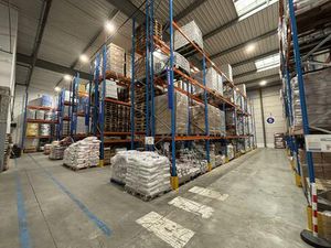 Locaux d'activité à louer à Gennevilliers avec accès quais de Seine