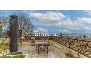 SCEAUX CENTRE-VILLE-DERNIER ETAGE-PETITE COPROPRIETE-TERRASSE de 60m2-PROCHE RERB