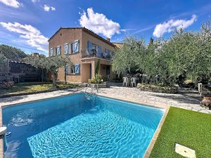 Vente maison 200 m² à Flayosc (83780)  493 000 €